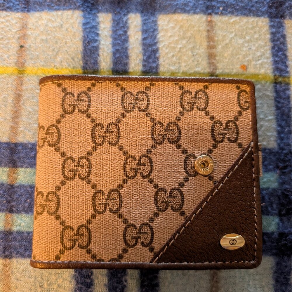 Gucci Bi Fold Wallet - Vintage